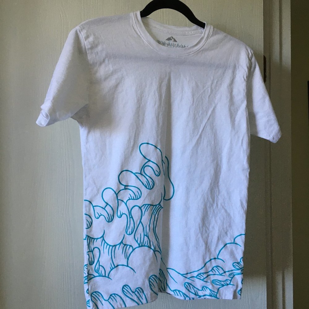 Waiakea by Aaron Kai white graphic T-shirt. Size XS.